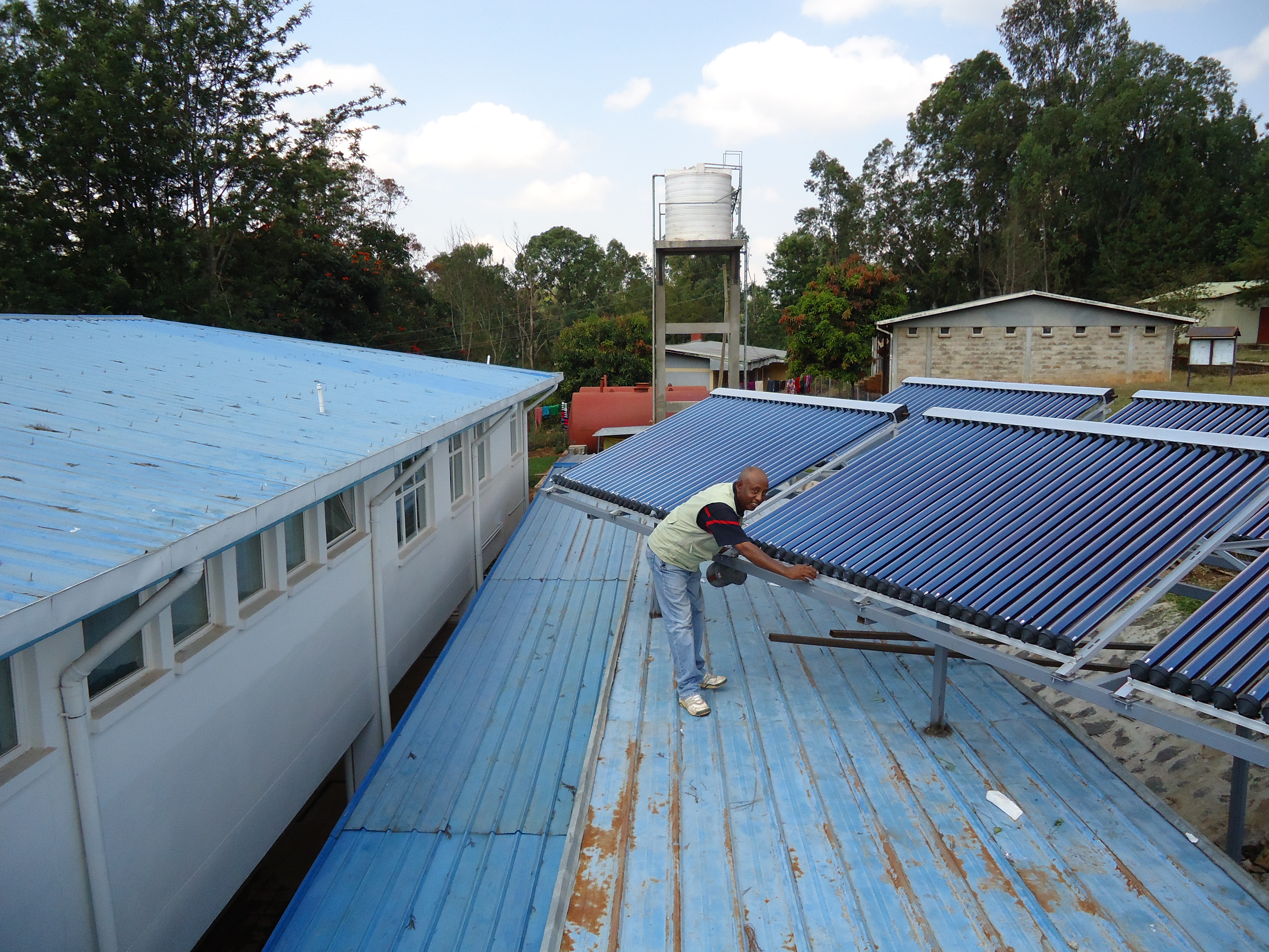 How to maintain the solar collector?